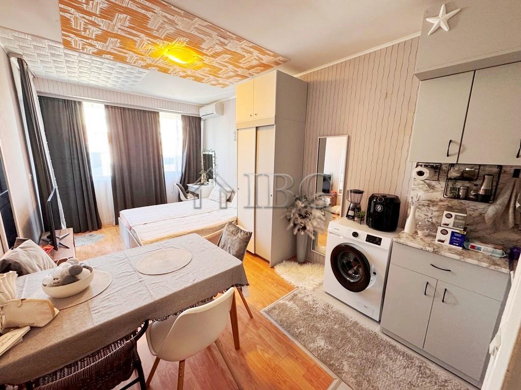 No Maintenance Fee 1-Bedroom Apartment in the Center of Sunny Beach — Sunny Beach