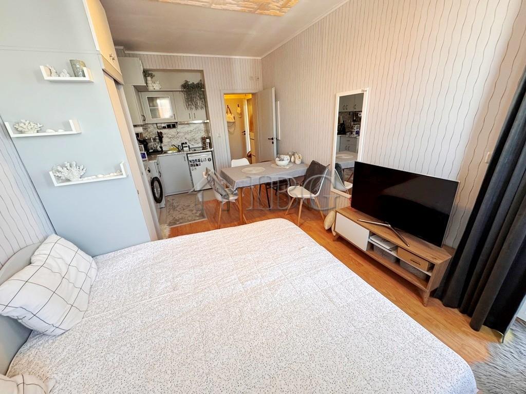No Maintenance Fee 1-Bedroom Apartment in the Center of Sunny Beach — photo 8 of 15