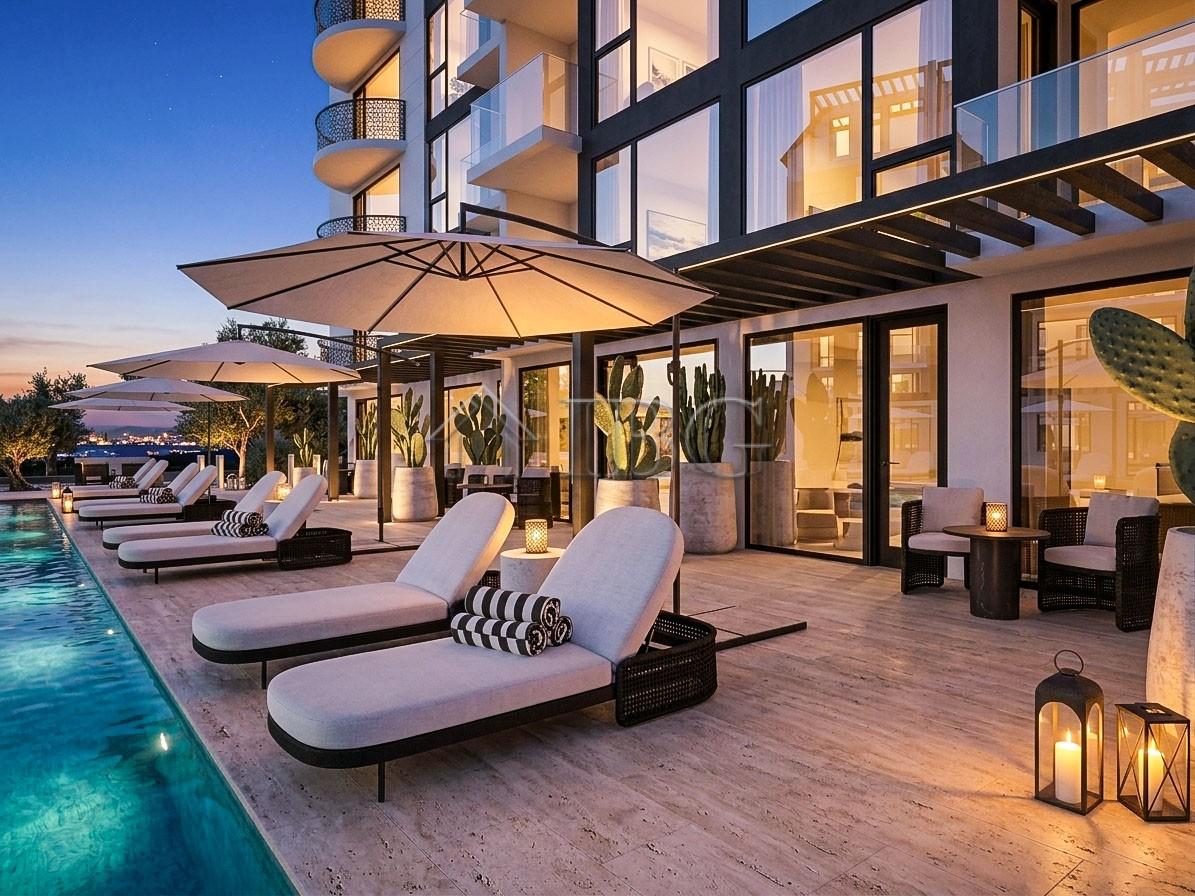 J'Adore Blanc - A Harmony of Elegance, Luxury, and Comfort — photo 7 of 22