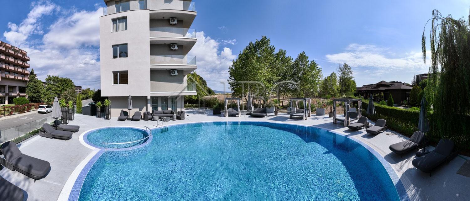 1-Bedroom Apartment with Private English Courtyard J'Adore Dune, Beachfront Sunny Beach — photo 2