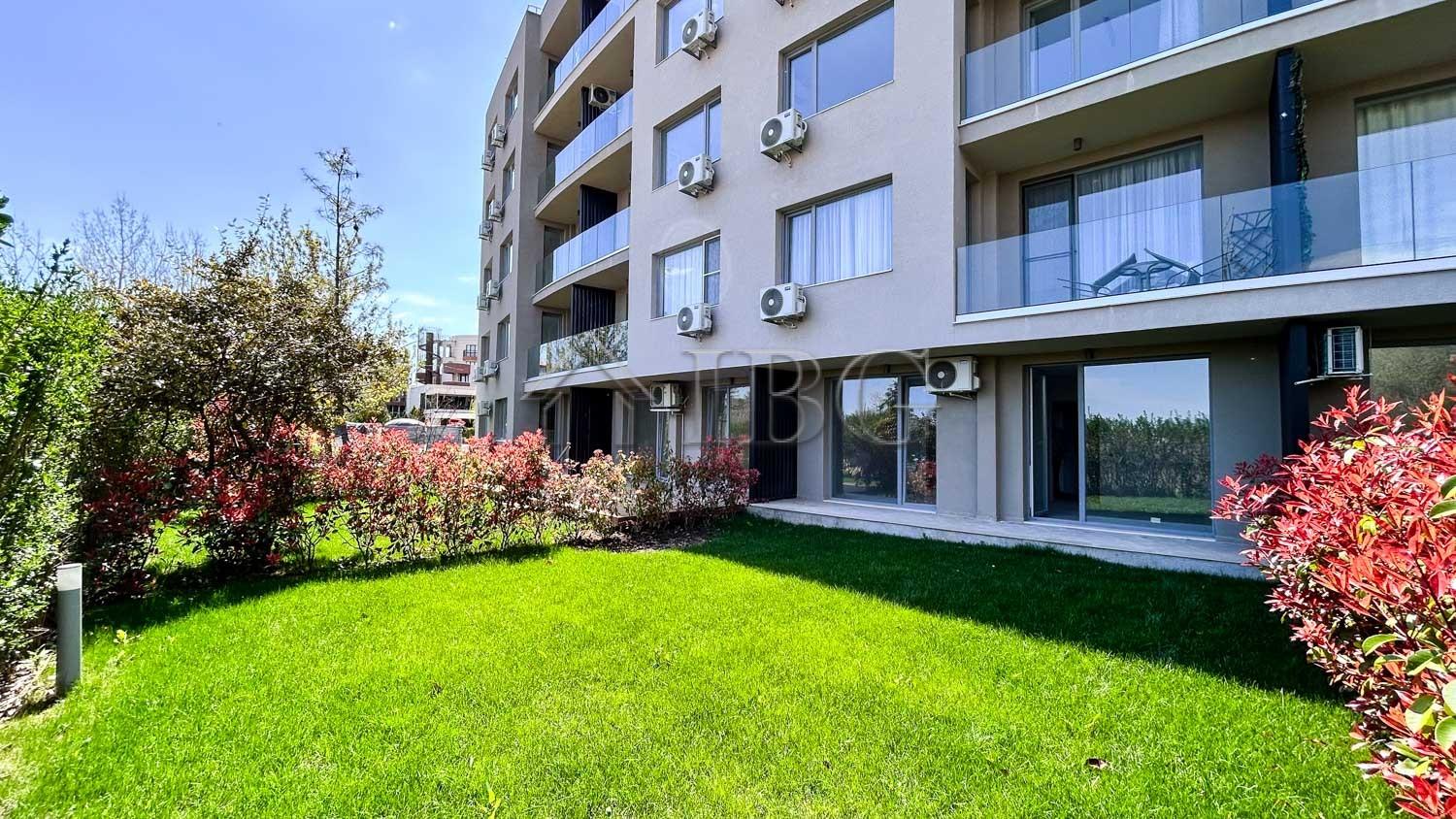 1-Bedroom Apartment with Private English Courtyard J'Adore Dune, Beachfront Sunny Beach — photo 10 of 25