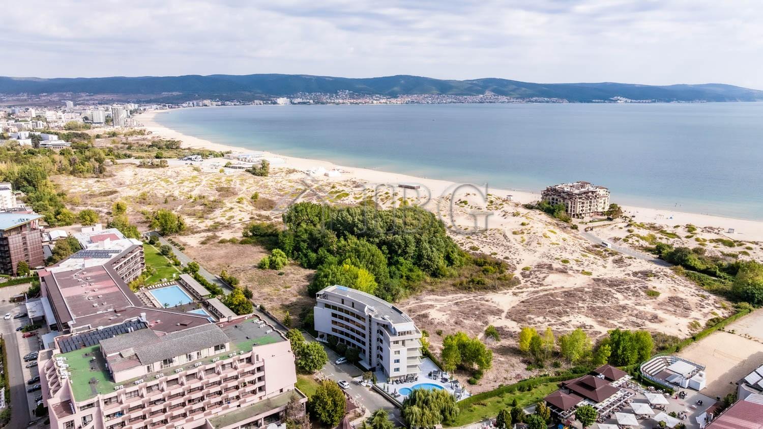 1-Bedroom Apartment with Private English Courtyard J'Adore Dune, Beachfront Sunny Beach — photo 21 of 25