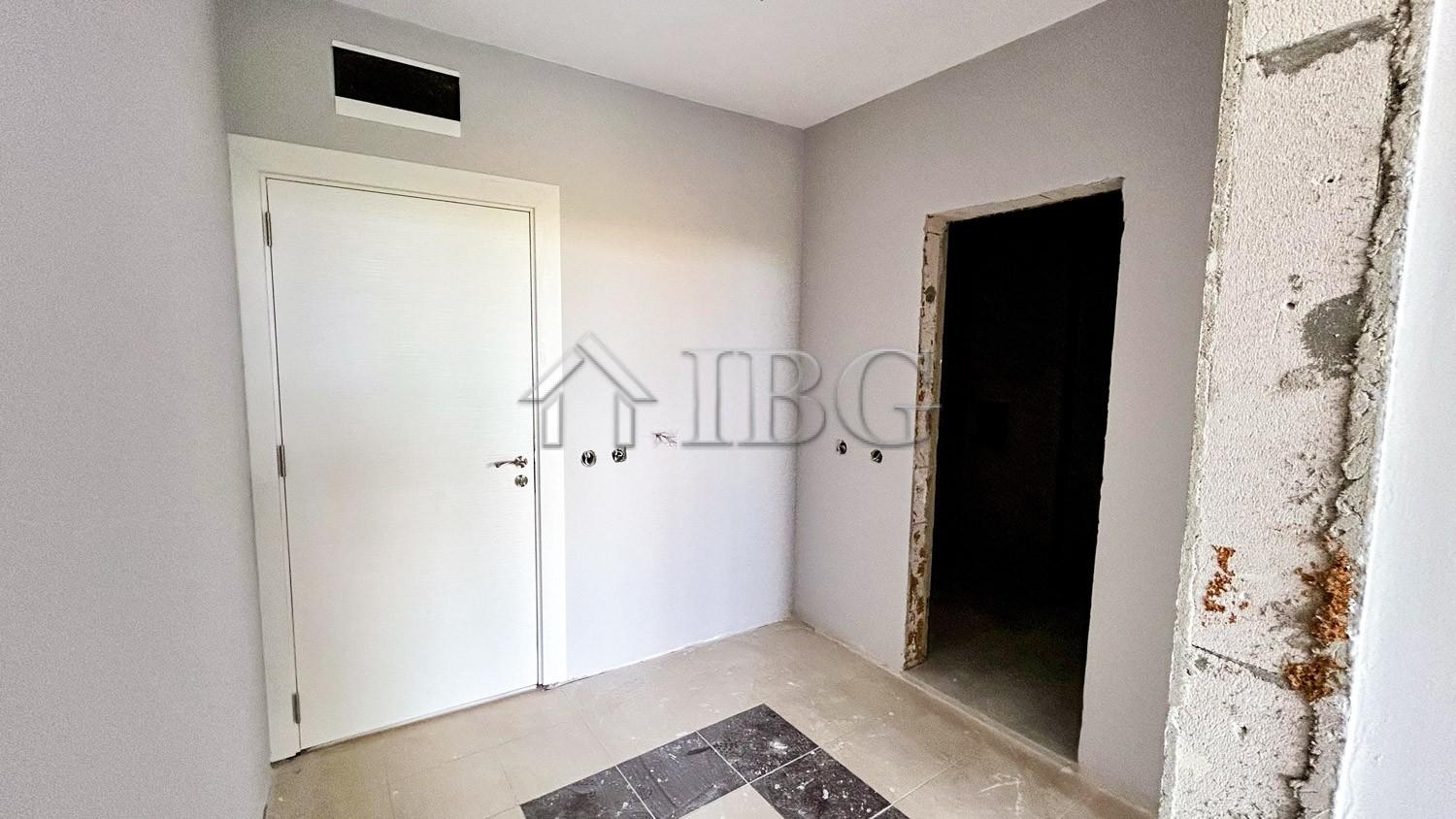 1-Bedroom Apartment with Private English Courtyard J'Adore Dune, Beachfront Sunny Beach — photo 15 of 25