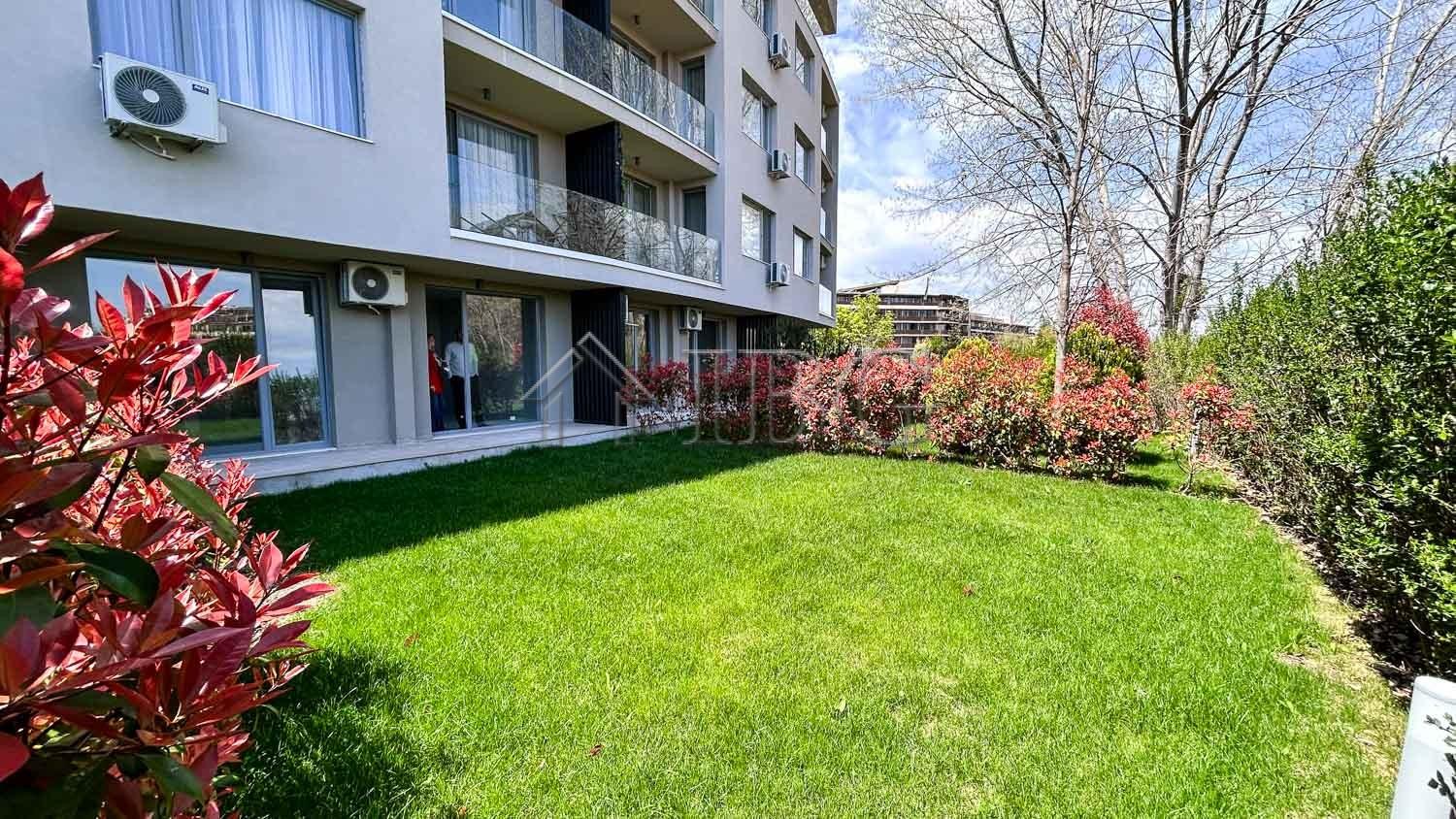1-Bedroom Apartment with Private English Courtyard J'Adore Dune, Beachfront Sunny Beach — photo 9 of 25
