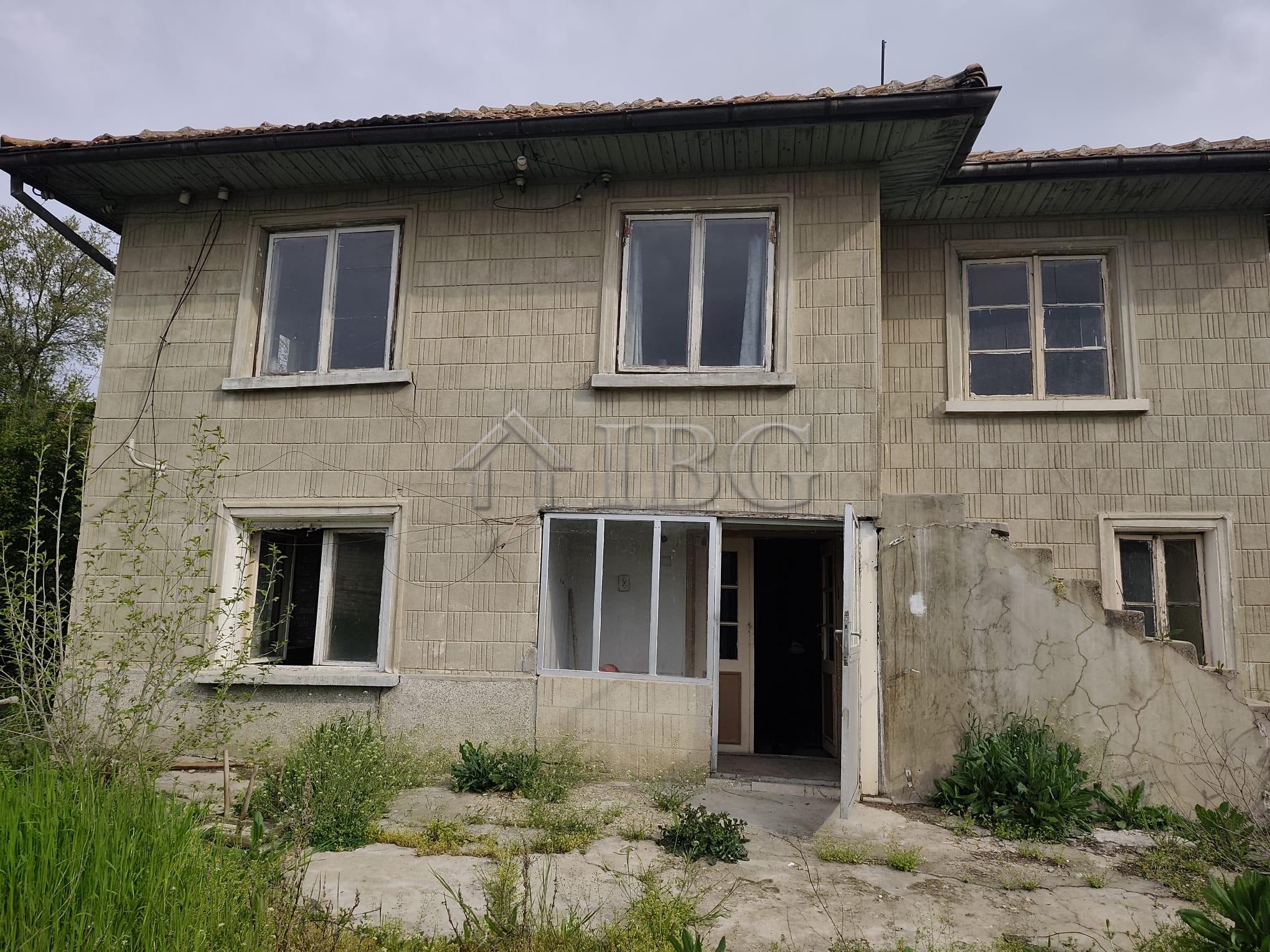 Renovation Project with Large Garden between Byala and Polski Trambesh — Ruse
