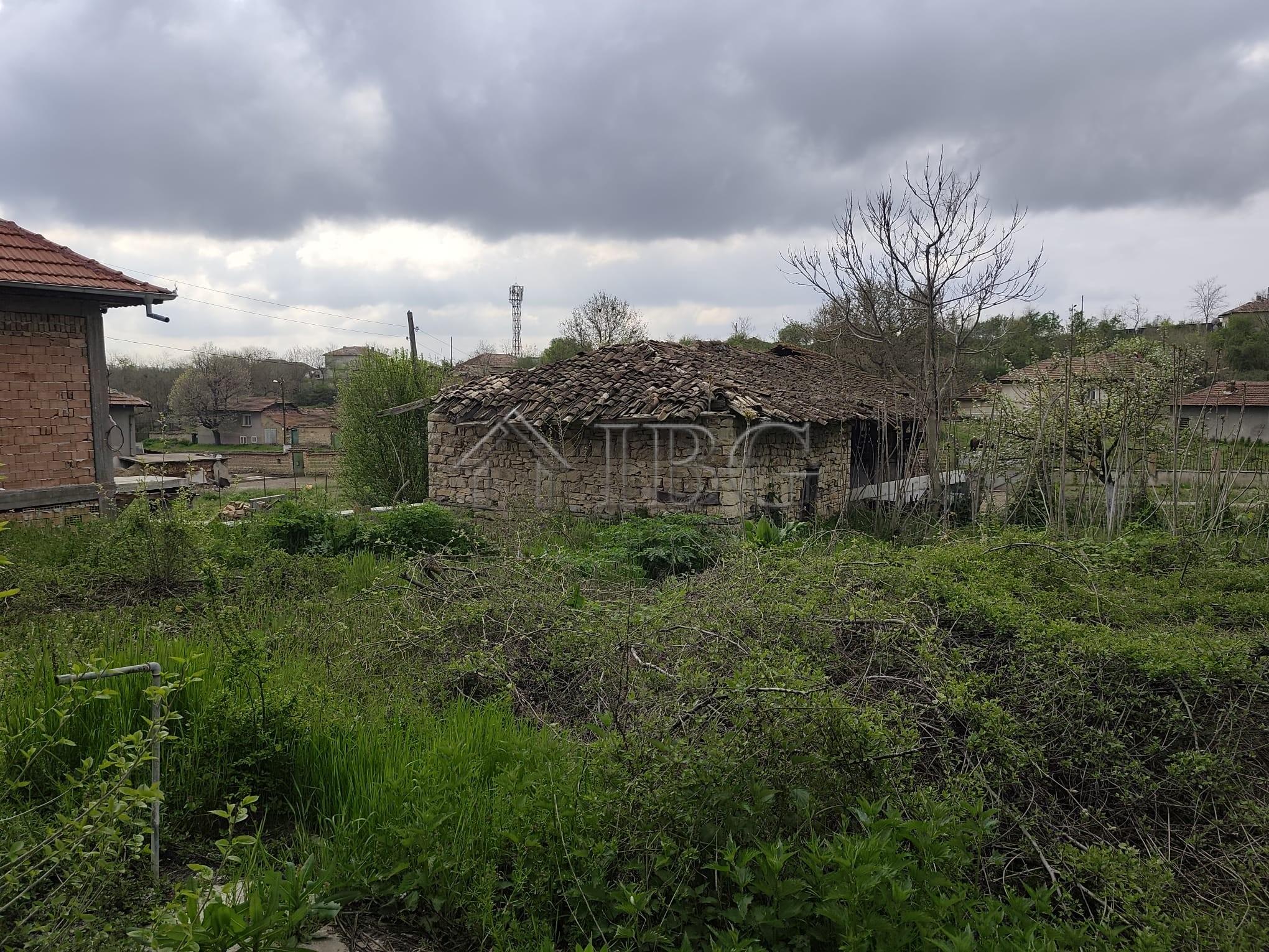 Renovation Project with Large Garden between Byala and Polski Trambesh — photo 8 of 17