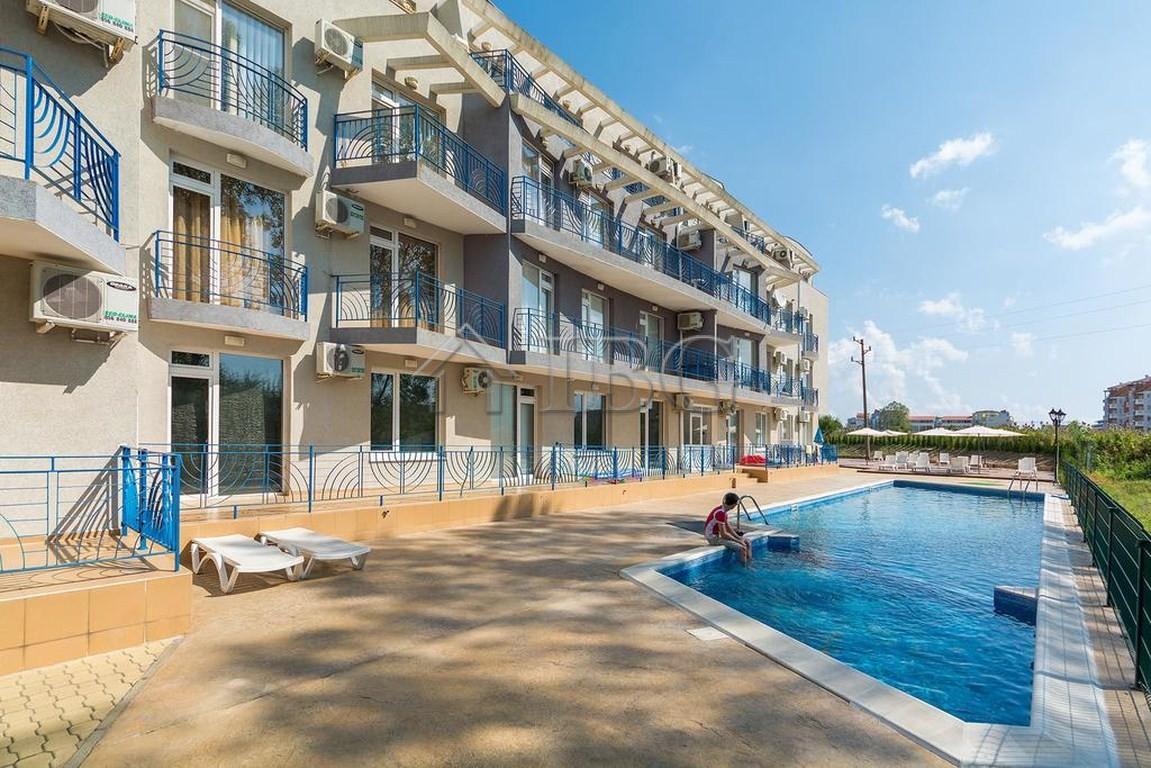 1-Bedroom Apartment with Courtyard View Sunny Day 4, Sunny Beach — photo 16 of 18