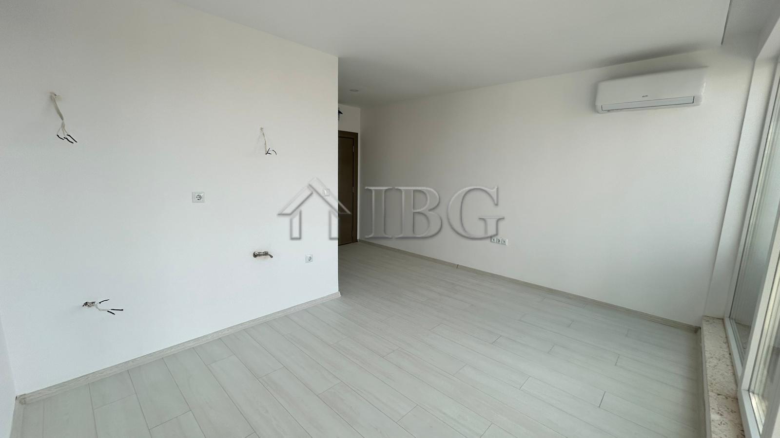 1-Bedroom Apartment with Large Open Terrace J'Adore Secret Garden, Sunny Beach — photo 12 of 25