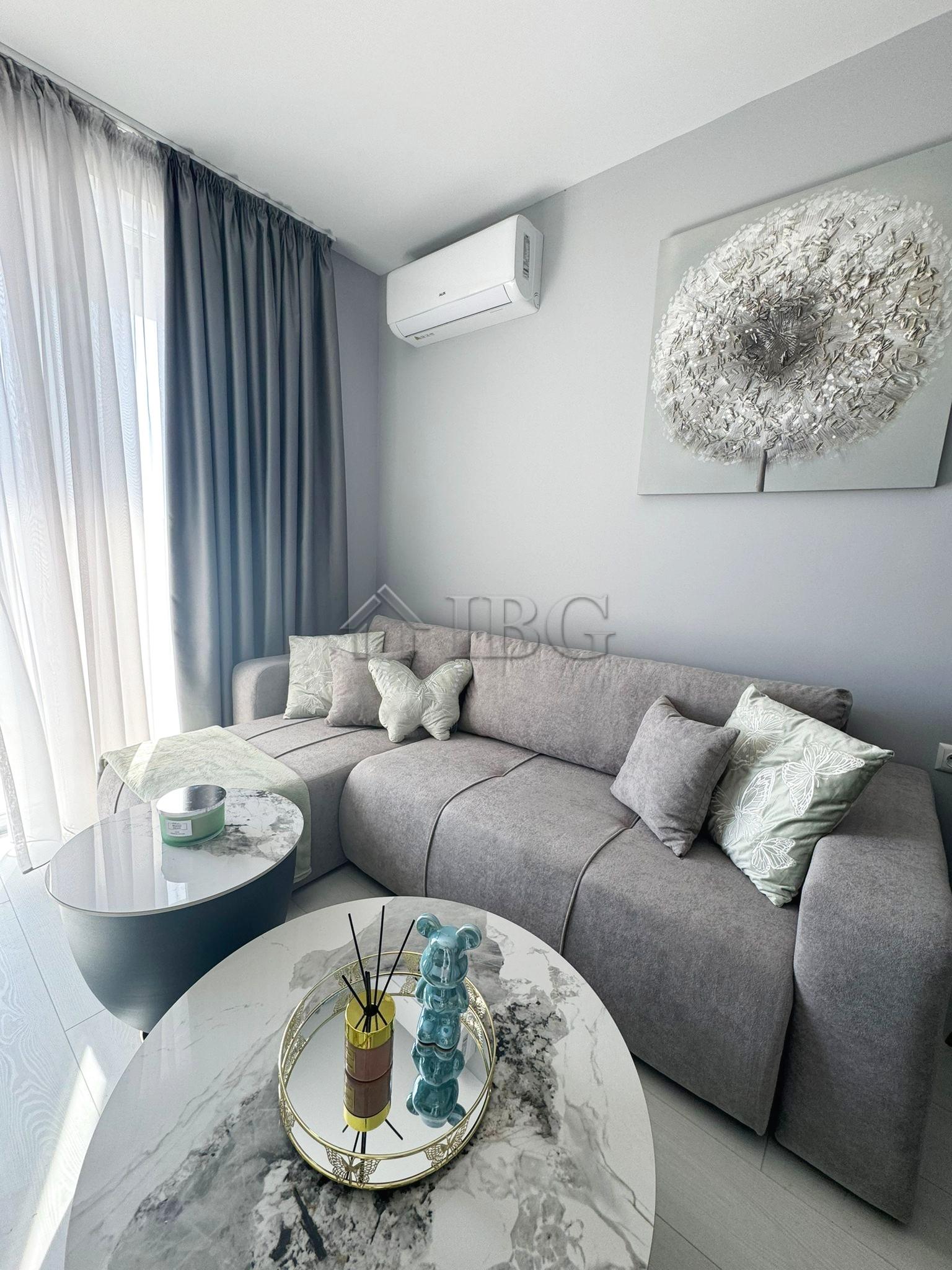 Furnished 2-Bedroom Apartment J'Adore Dune, Beachfront Sunny Beach — photo 4