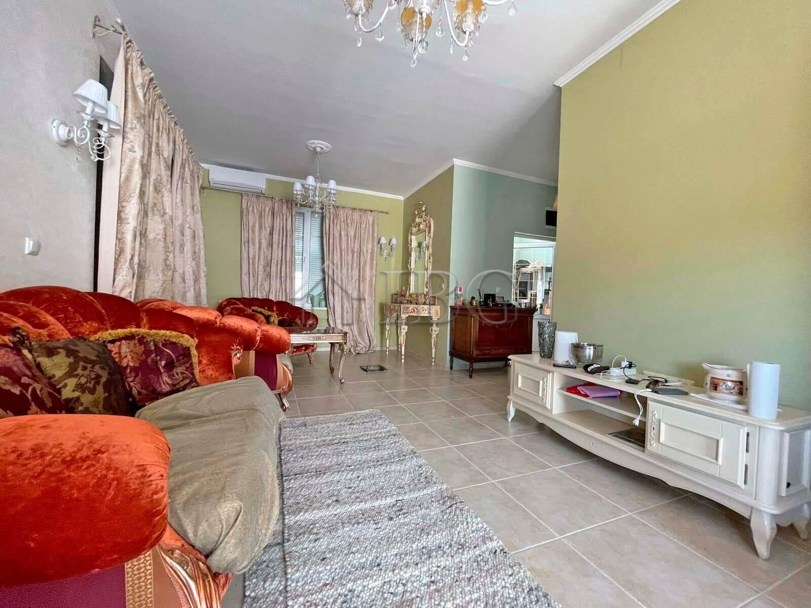 House with 3 bedrooms, 2 bathrooms and a Pool Kosharitsa, Near Sunny Beach — photo 9 of 22