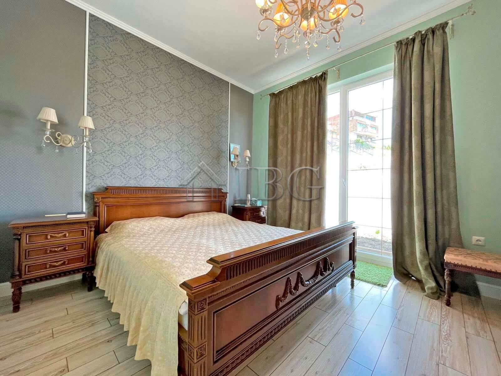 House with 3 bedrooms, 2 bathrooms and a Pool Kosharitsa, Near Sunny Beach — photo 13 of 22