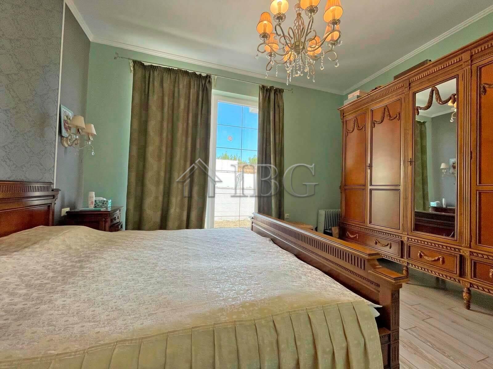 House with 3 bedrooms, 2 bathrooms and a Pool Kosharitsa, Near Sunny Beach — photo 14 of 22