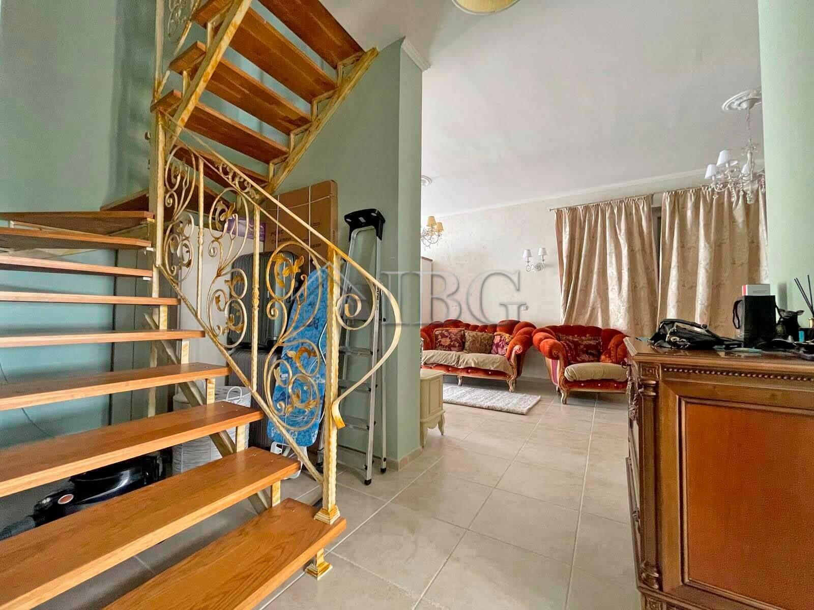 House with 3 bedrooms, 2 bathrooms and a Pool Kosharitsa, Near Sunny Beach — photo 16 of 22