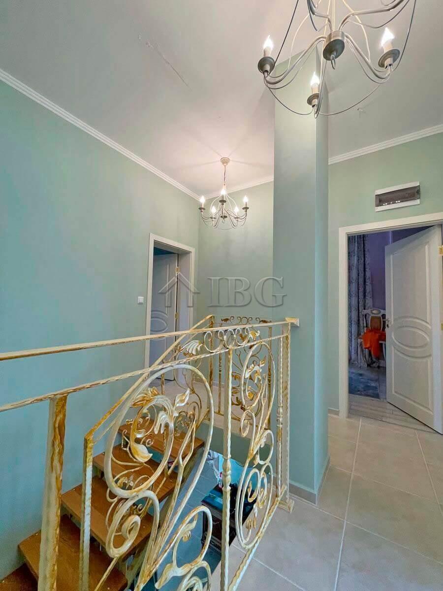 House with 3 bedrooms, 2 bathrooms and a Pool Kosharitsa, Near Sunny Beach — photo 20 of 22