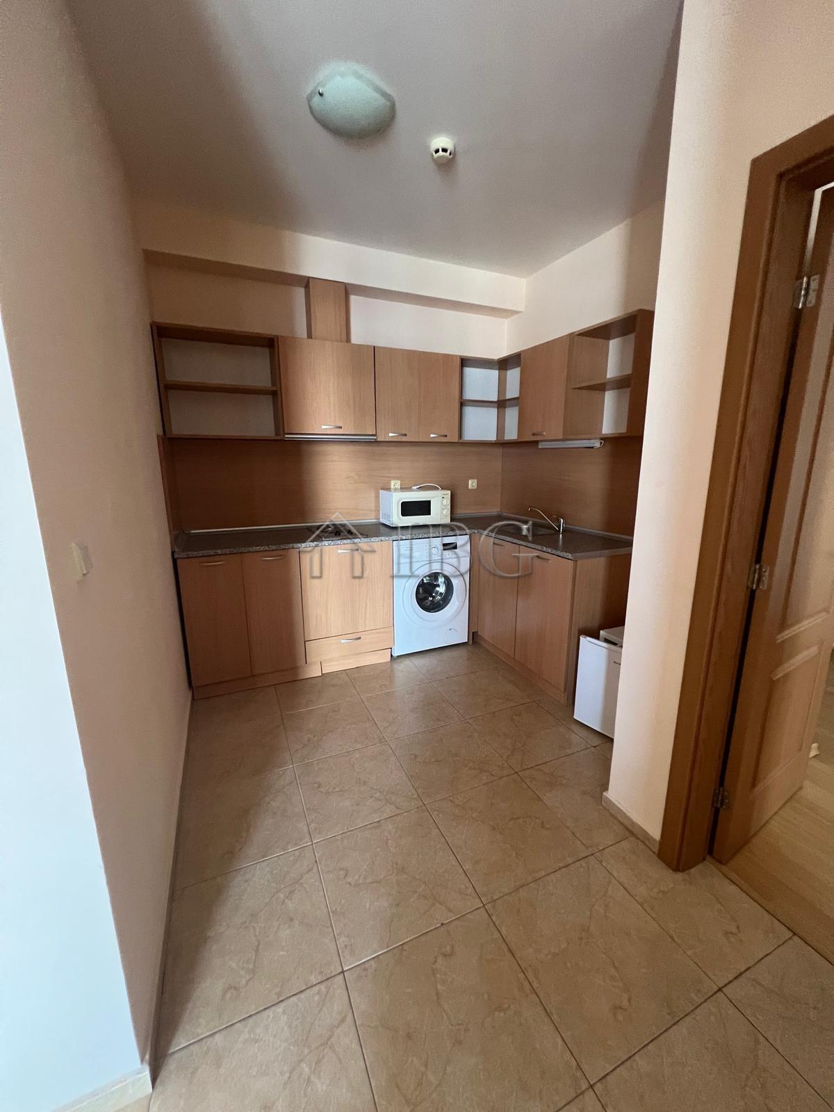 Spacious 1-Bedroom Apartment in Trakia Plaza, Sunny Beach — photo 5