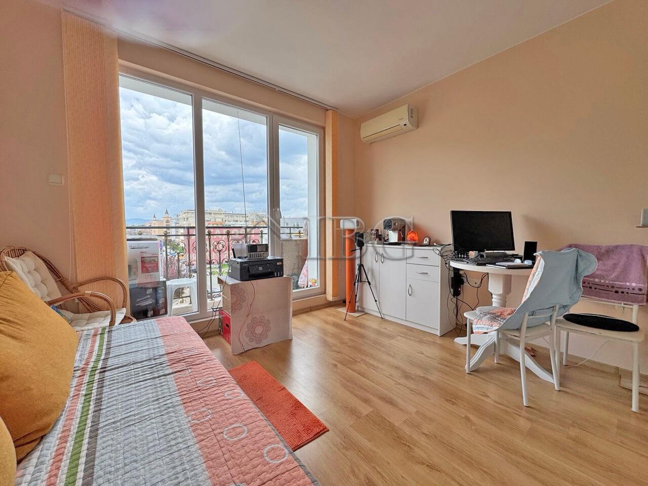 Furnished Studio Messembria Palace, Sunny Beach — photo 7 of 15