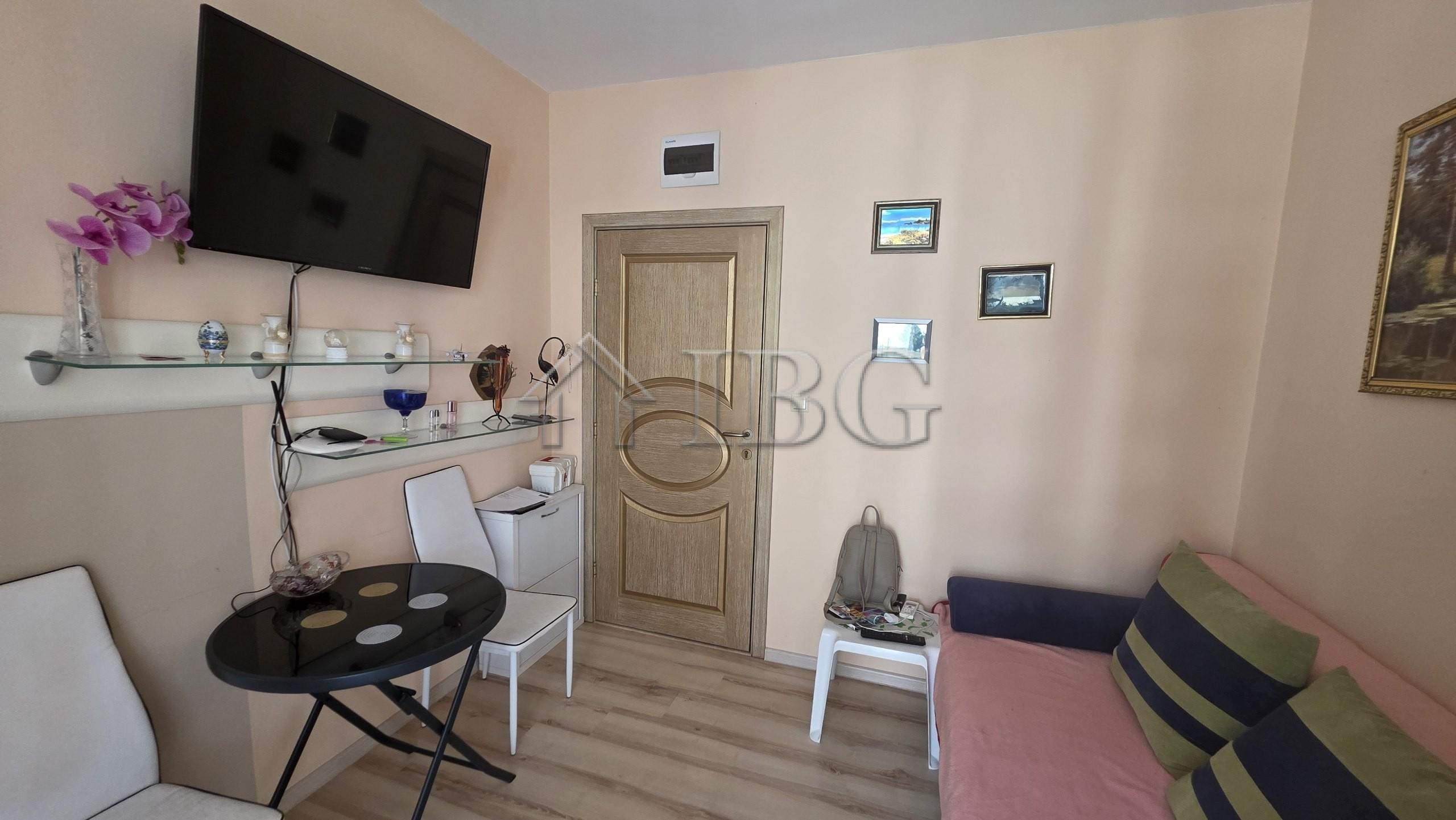 1-Bedroom Apartment with Park View in Aphrodite Gardens, Sunny Beach — photo 9 of 14