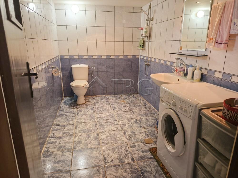 Renovated Family Home with 2,000 sq.m. Garden Radanovo Village, Veliko Tarnovo Region — photo 12 of 23