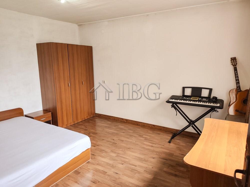 Renovated Family Home with 2,000 sq.m. Garden Radanovo Village, Veliko Tarnovo Region — photo 8 of 23