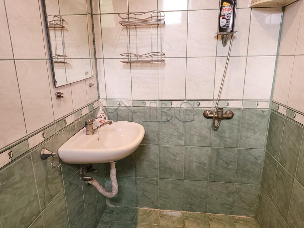Renovated Family Home with 2,000 sq.m. Garden Radanovo Village, Veliko Tarnovo Region — photo 13 of 23