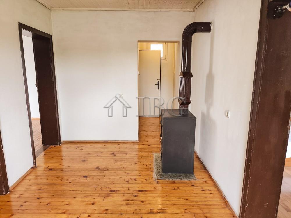 Renovated Family Home with 2,000 sq.m. Garden Radanovo Village, Veliko Tarnovo Region — photo 10 of 23