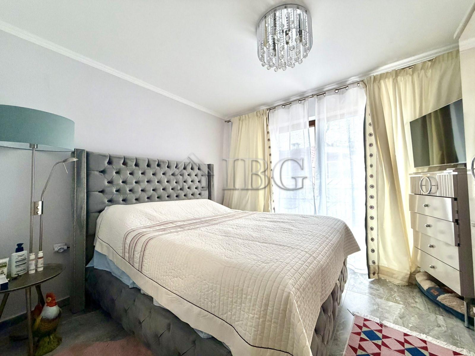 Beachfront 1-Bedroom Apartment Valencia Gardens, Nessebar — photo 14 of 18