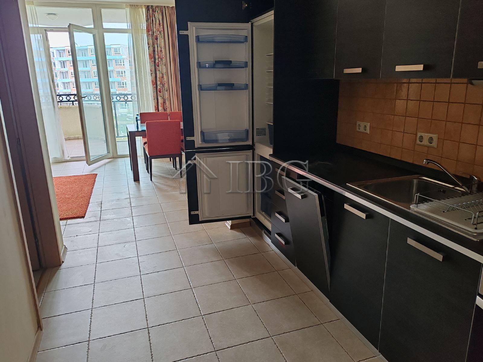 1-Bedroom Apartment on the First Line Sunset Resort, Pomorie — photo 11 of 17