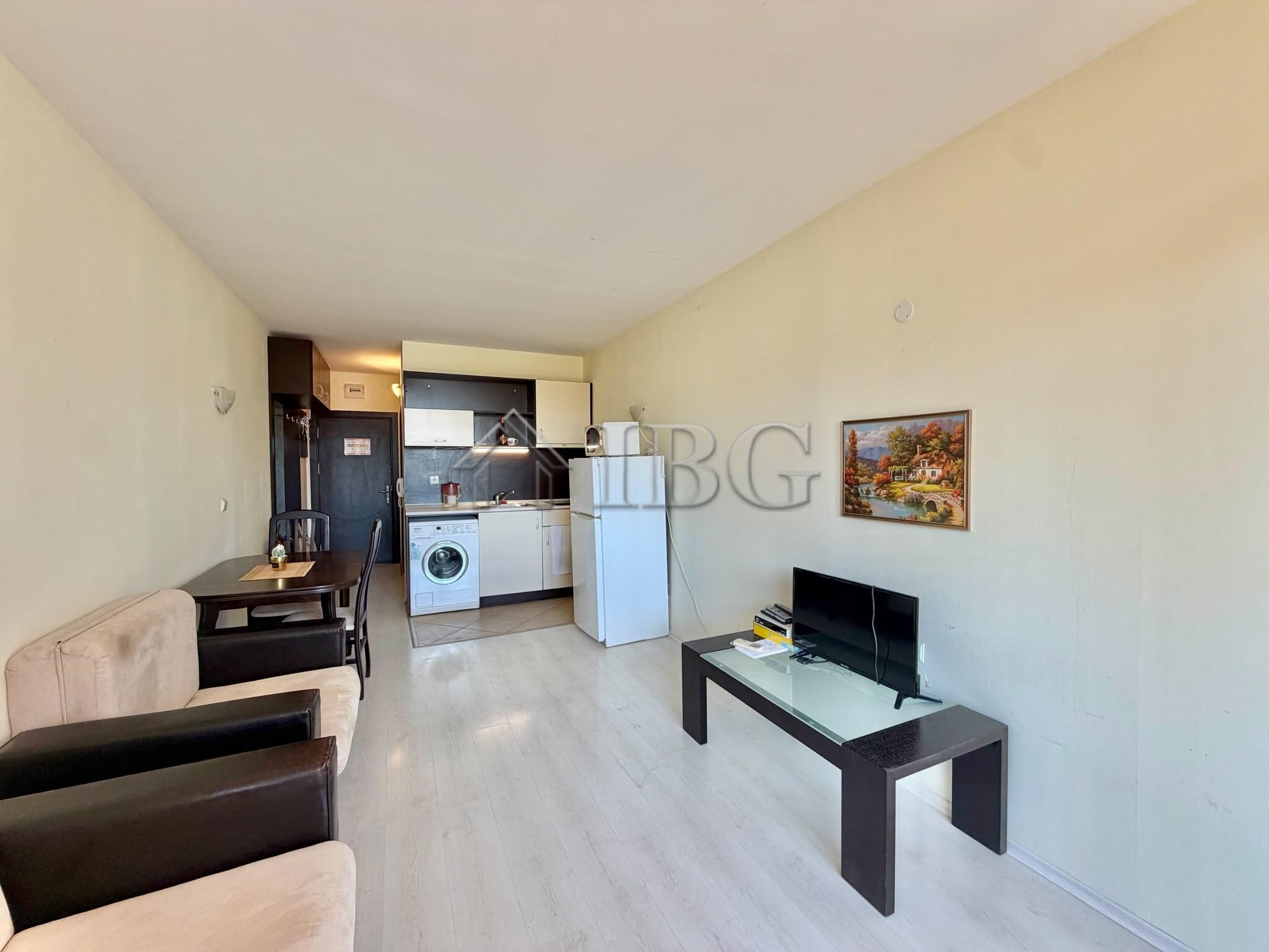 Furnished Studio in Sunset Beach 4, Central Sunny Beach — photo 7 of 9