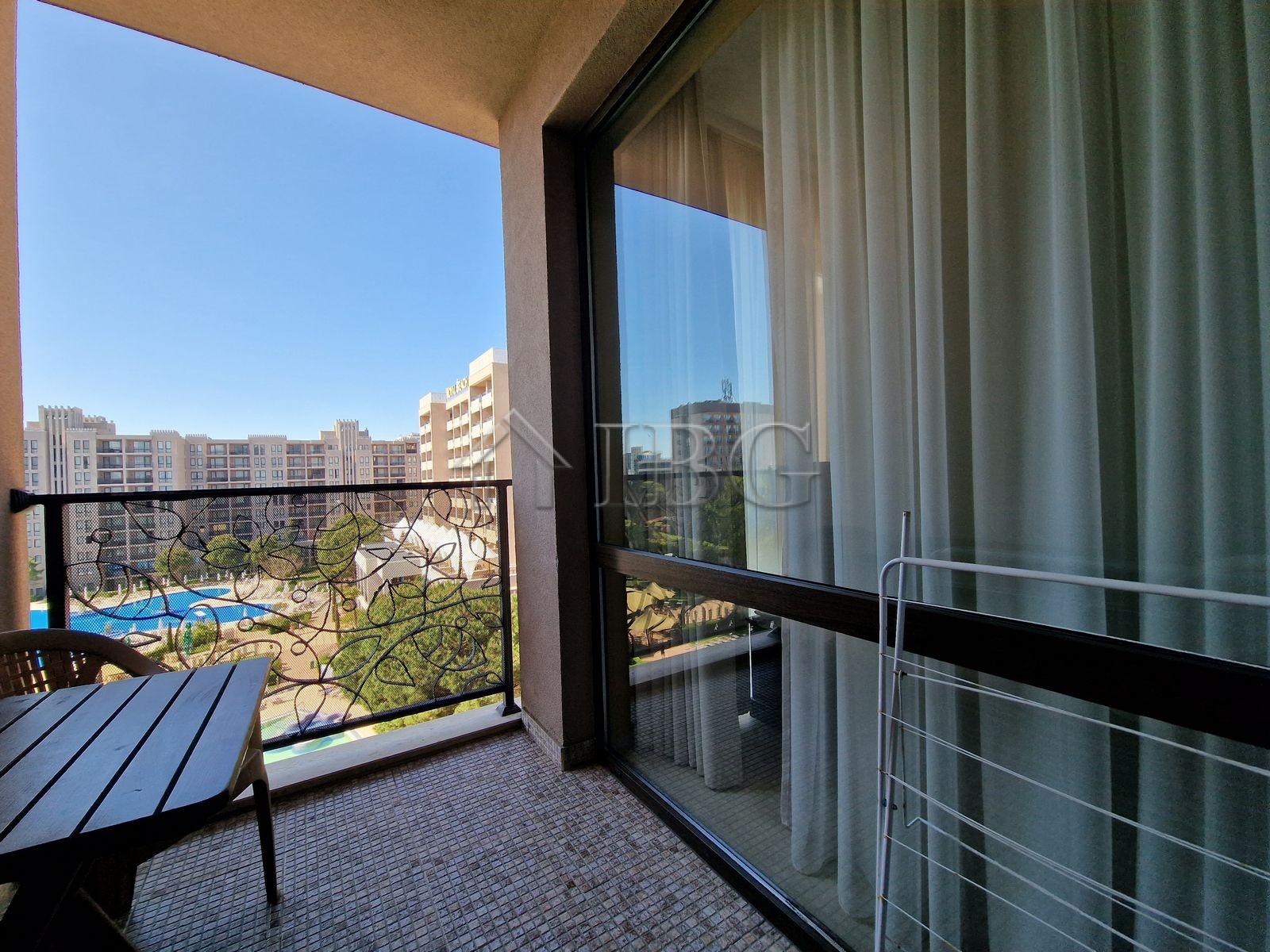Spacious Studio with Pool View in Barcelo Royal Beach, Sunny Beach — photo 11 of 25