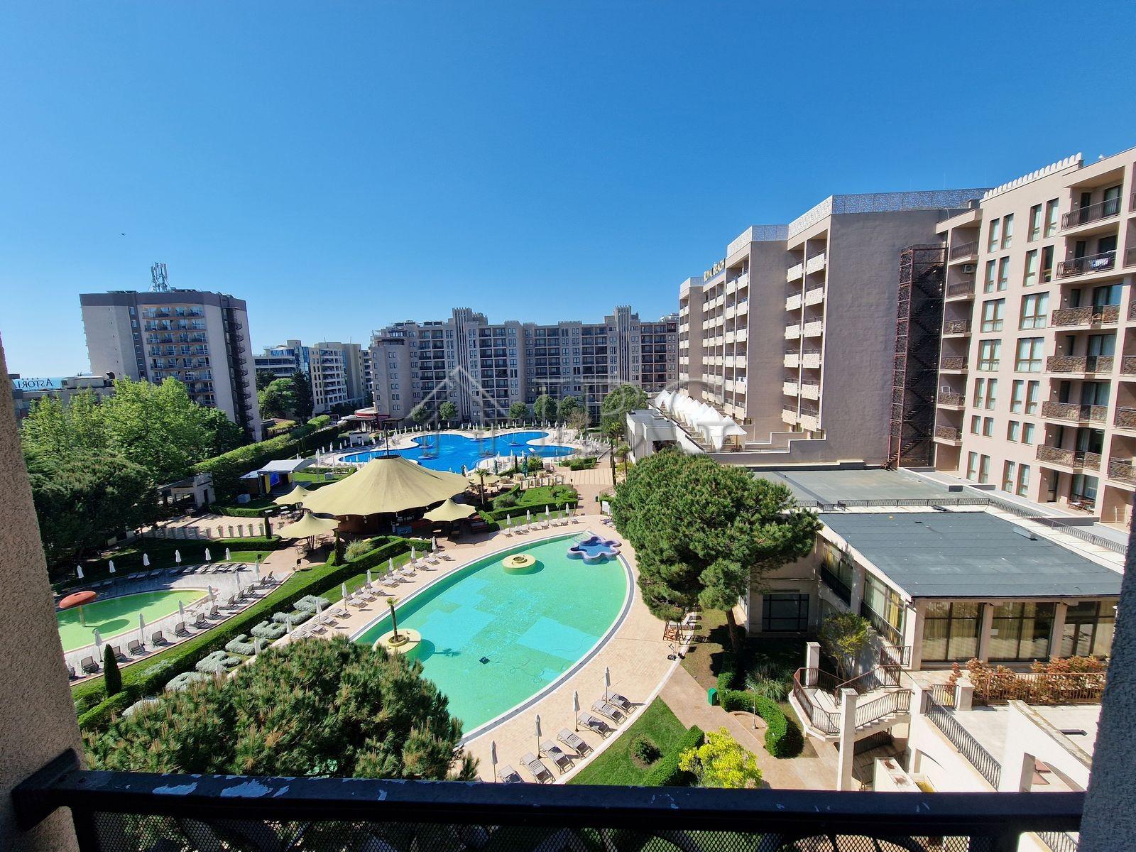 Spacious Studio with Pool View in Barcelo Royal Beach, Sunny Beach — Sunny Beach