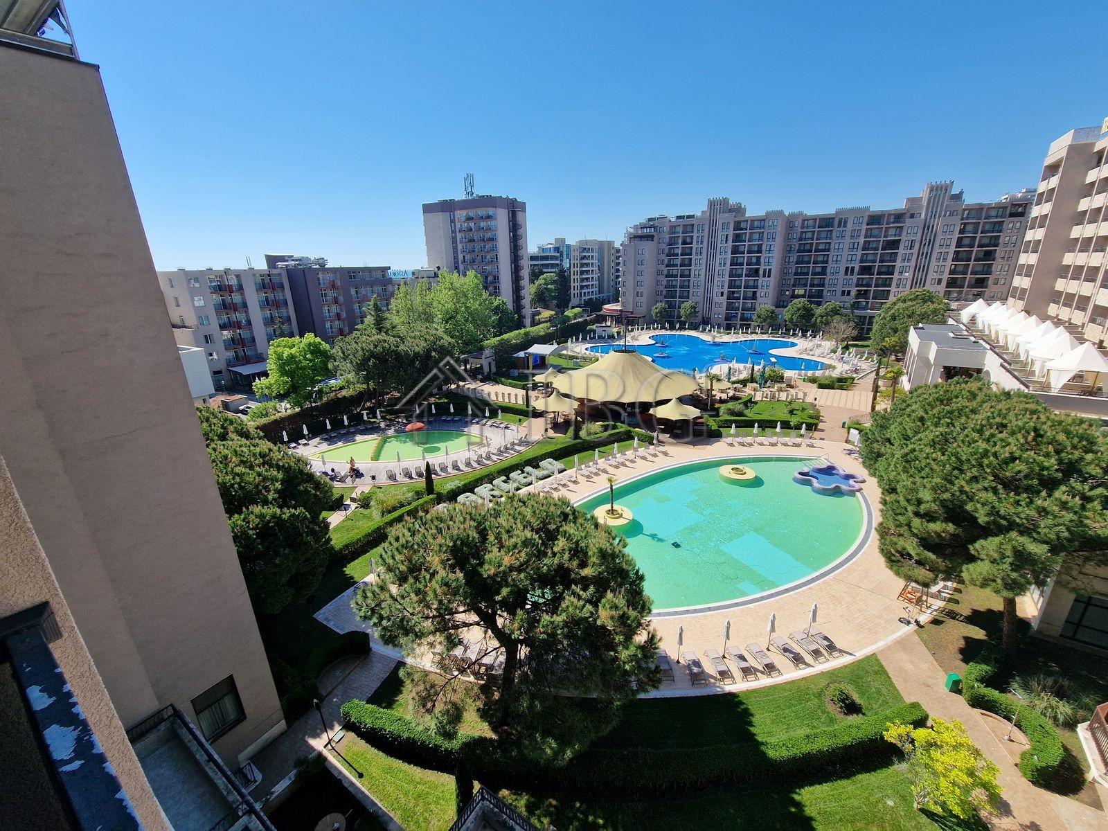 Spacious Studio with Pool View in Barcelo Royal Beach, Sunny Beach — photo 6