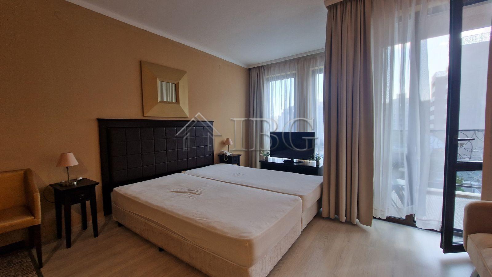 Furnished Studio with Beautiful Pool View in Barcelo Royal Beach, Sunny Beach — photo 14 of 25