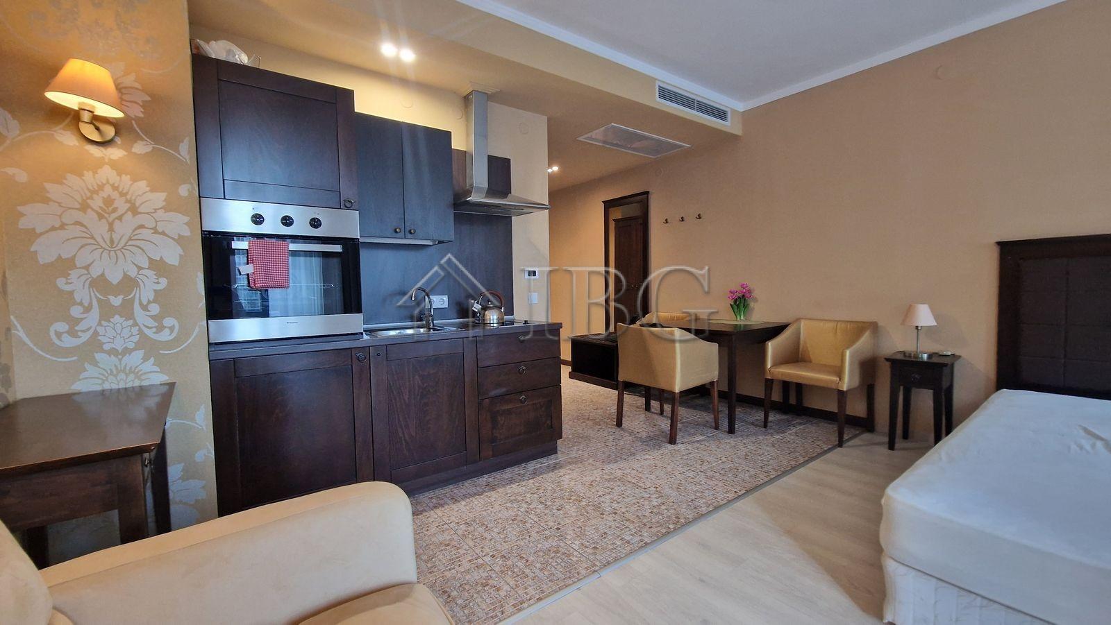 Furnished Studio with Beautiful Pool View in Barcelo Royal Beach, Sunny Beach — photo 20 of 25