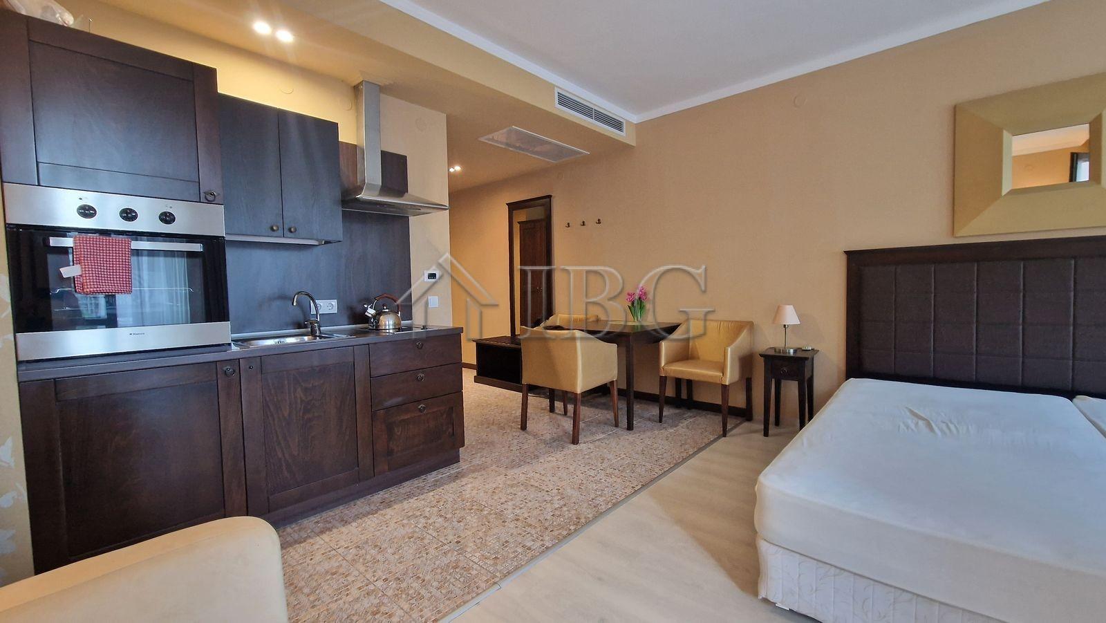Furnished Studio with Beautiful Pool View in Barcelo Royal Beach, Sunny Beach — photo 21 of 25