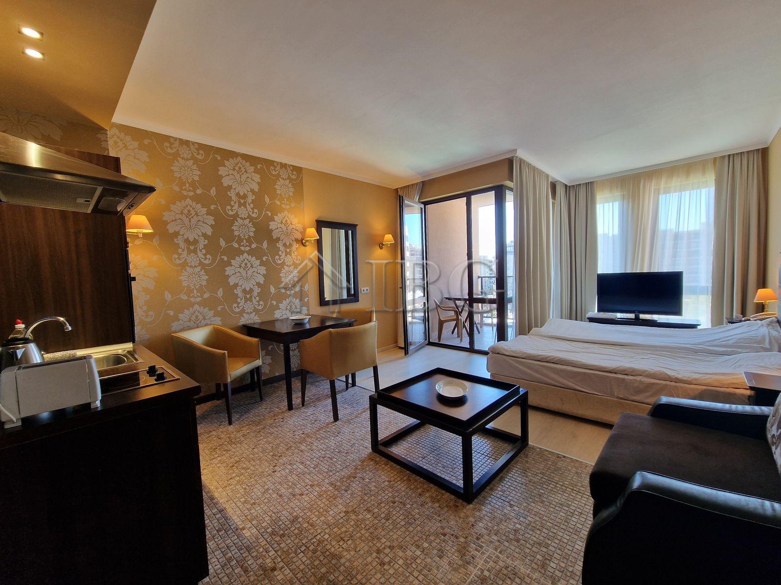 Spacious Studio with Pool View in Barcelo Royal Beach, Sunny Beach — photo 2