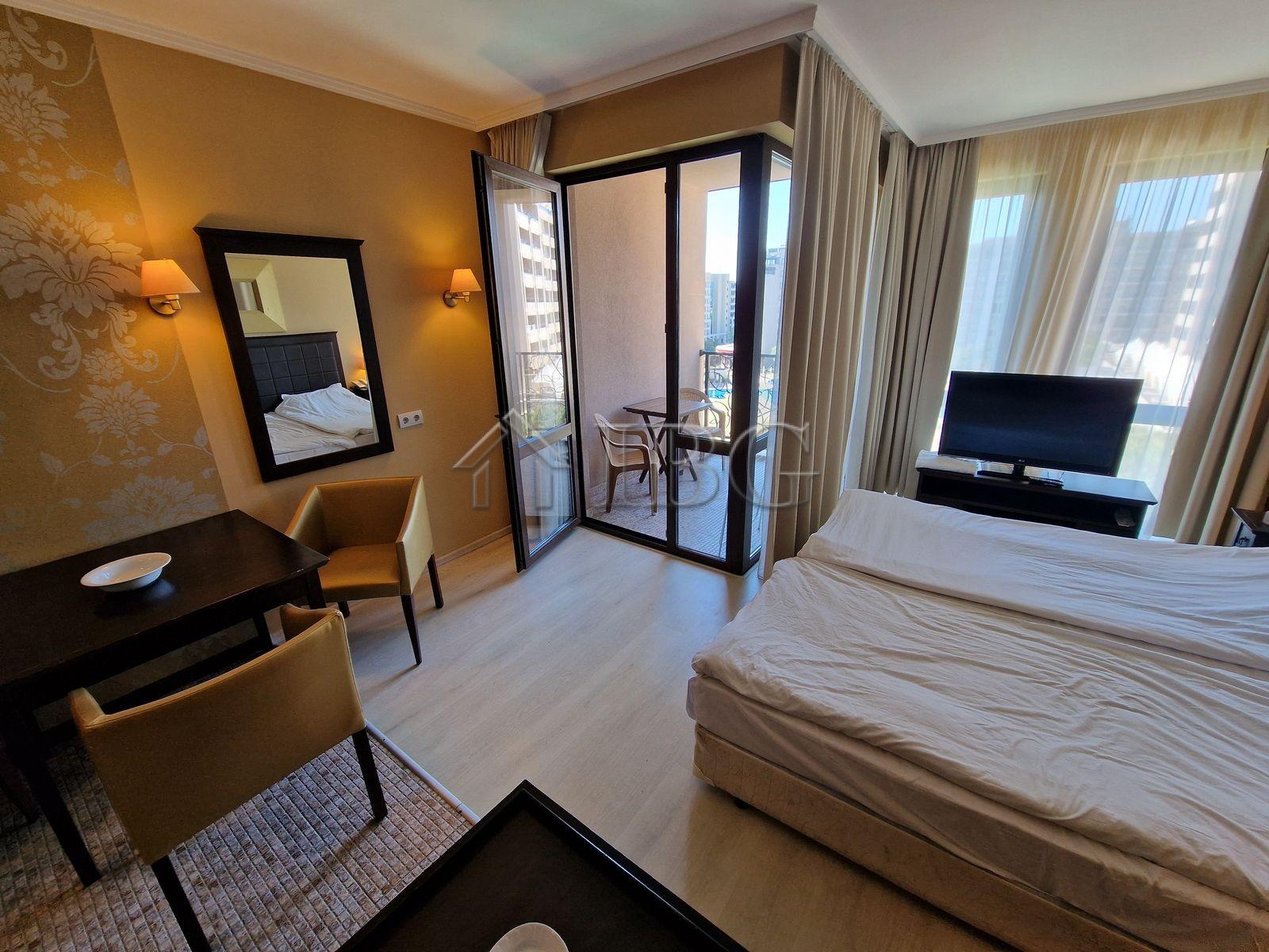 Spacious Studio with Pool View in Barcelo Royal Beach, Sunny Beach — photo 15 of 25