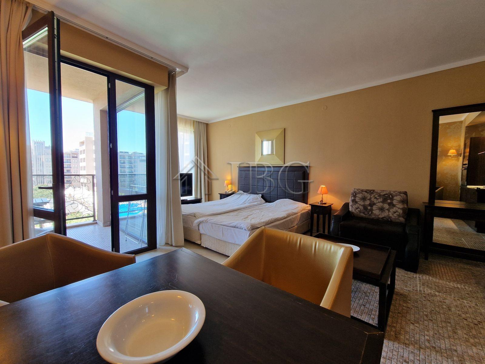 Spacious Studio with Pool View in Barcelo Royal Beach, Sunny Beach — photo 19 of 25