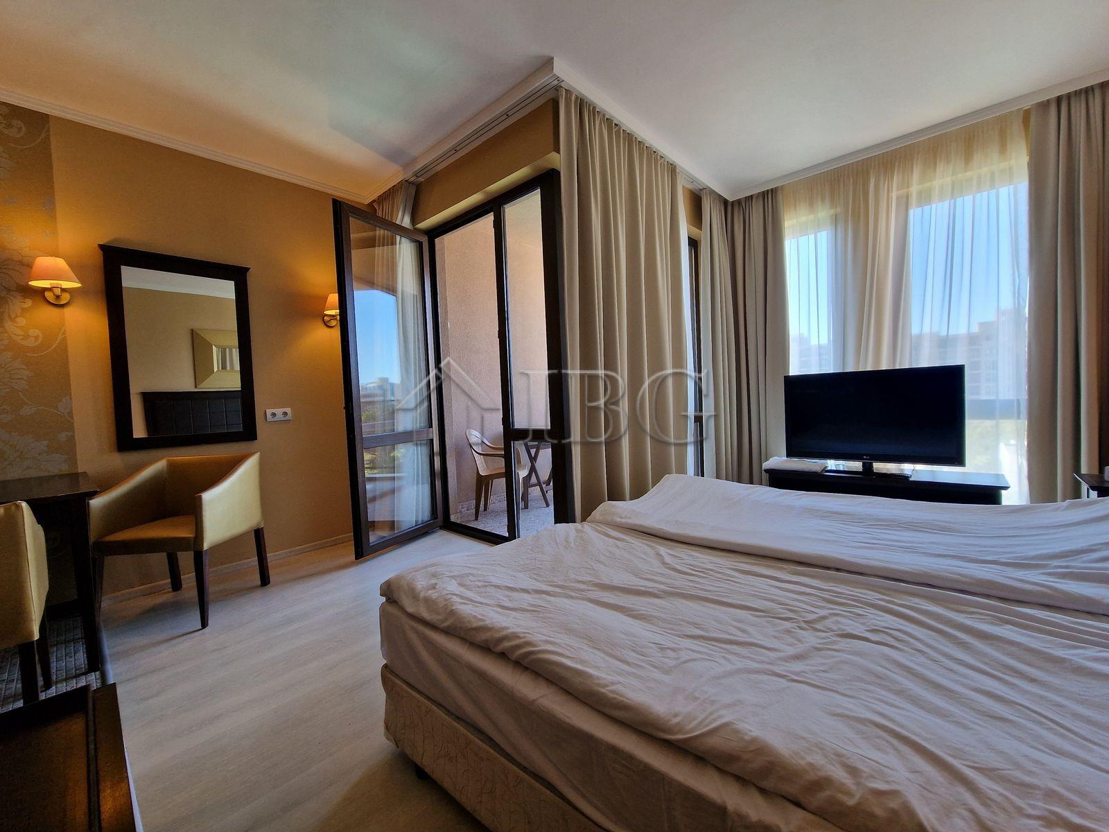 Spacious Studio with Pool View in Barcelo Royal Beach, Sunny Beach — photo 24 of 25