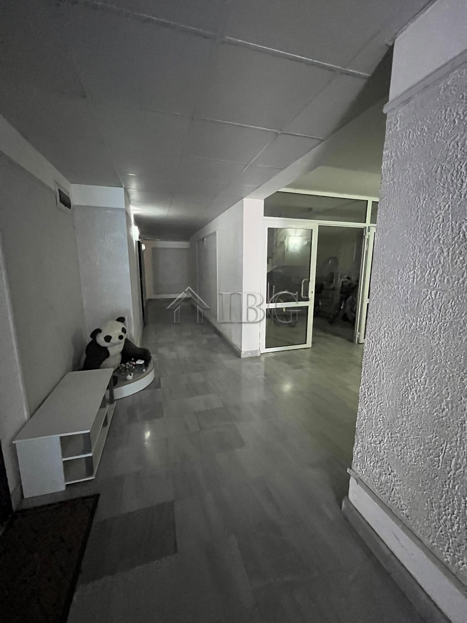 Spacious 4-Room Apartment with Front Sea and Pool Views in Blue Bay Palace, Pomorie — photo 7 of 24
