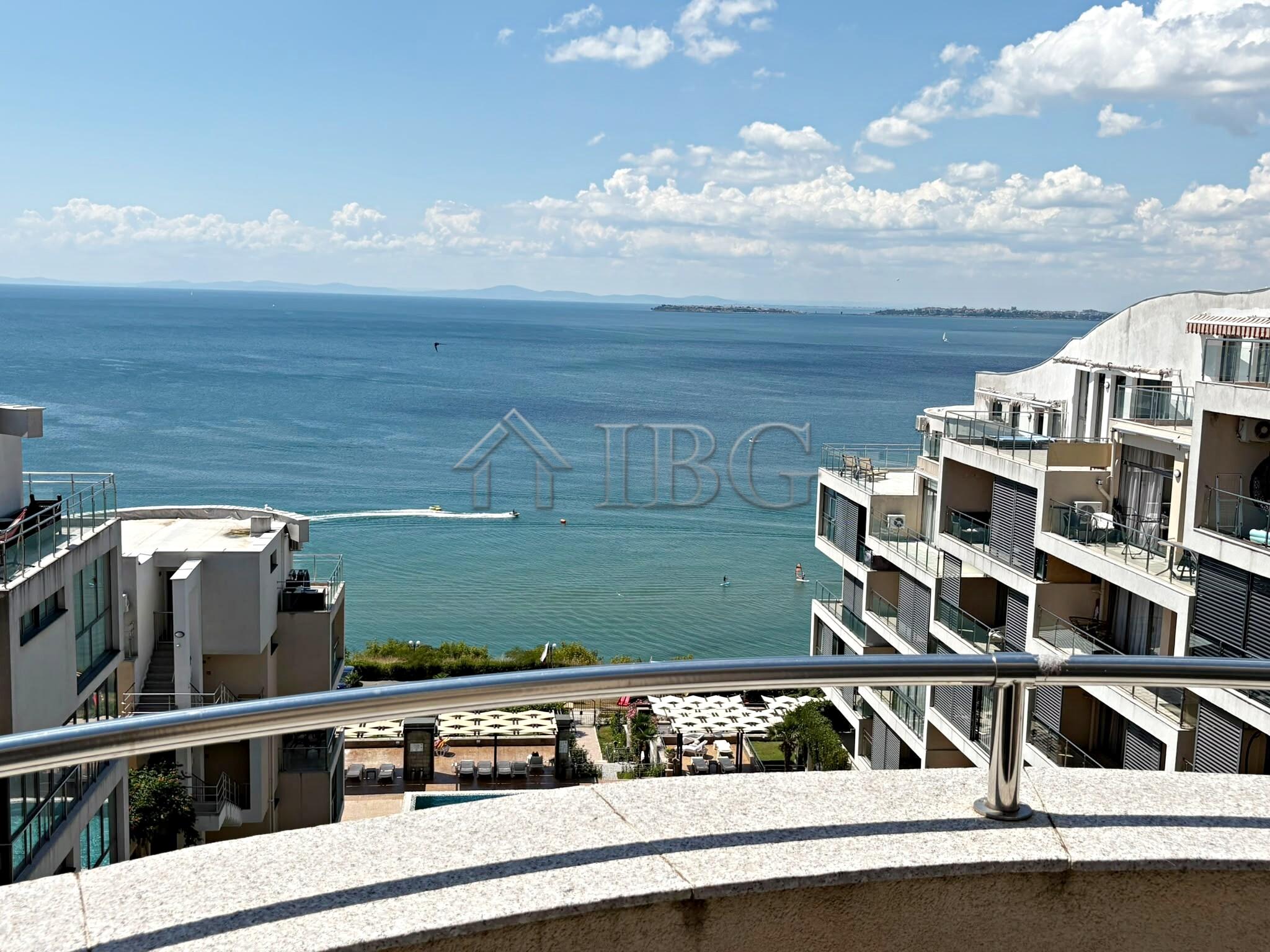 Frontal Sea View 1-Bedroom Apartment Dolce Vita 2 — main photo