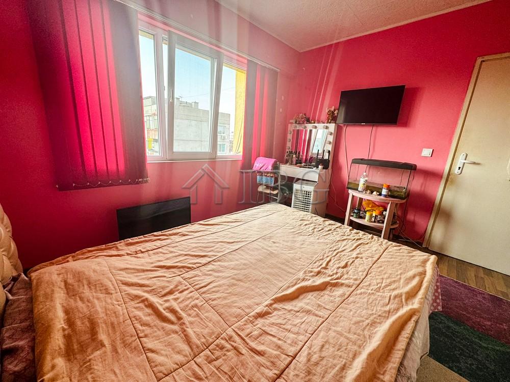 Bright one-bedroom apartment near the Dunav stadium — photo 6 of 15