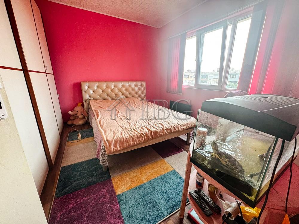 Bright one-bedroom apartment near the Dunav stadium — main photo