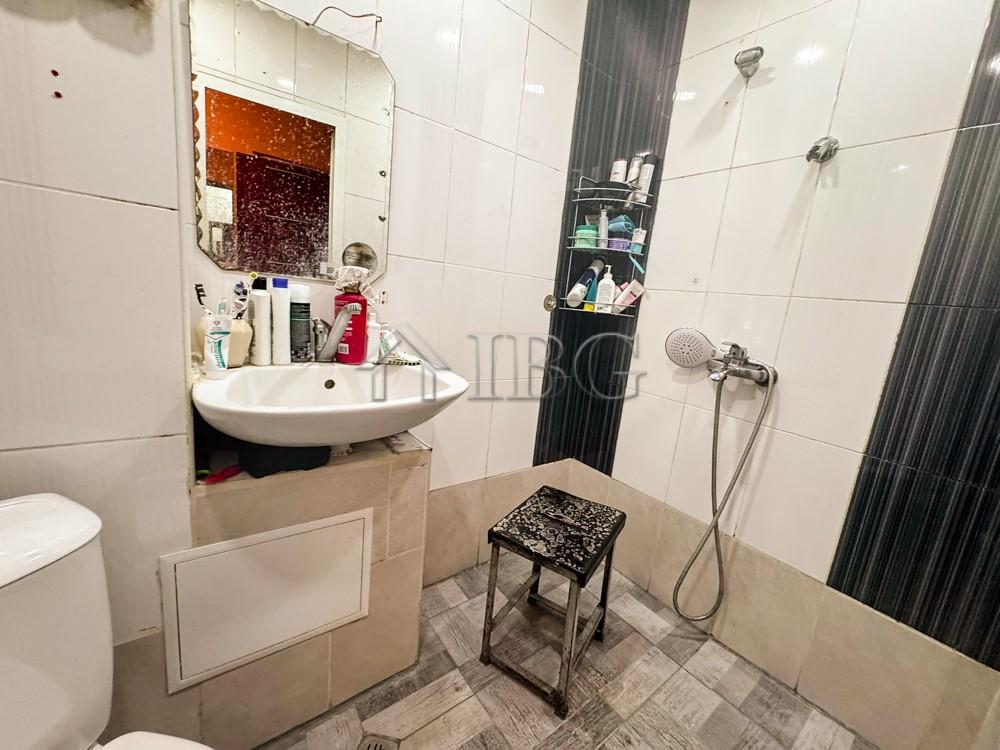 Bright one-bedroom apartment near the Dunav stadium — photo 11 of 15