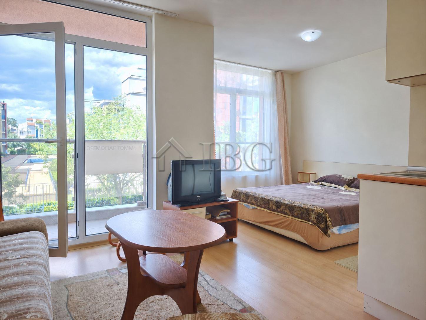 Spacious studio with balcony in Rainbow 2, Sunny Beach — photo 2