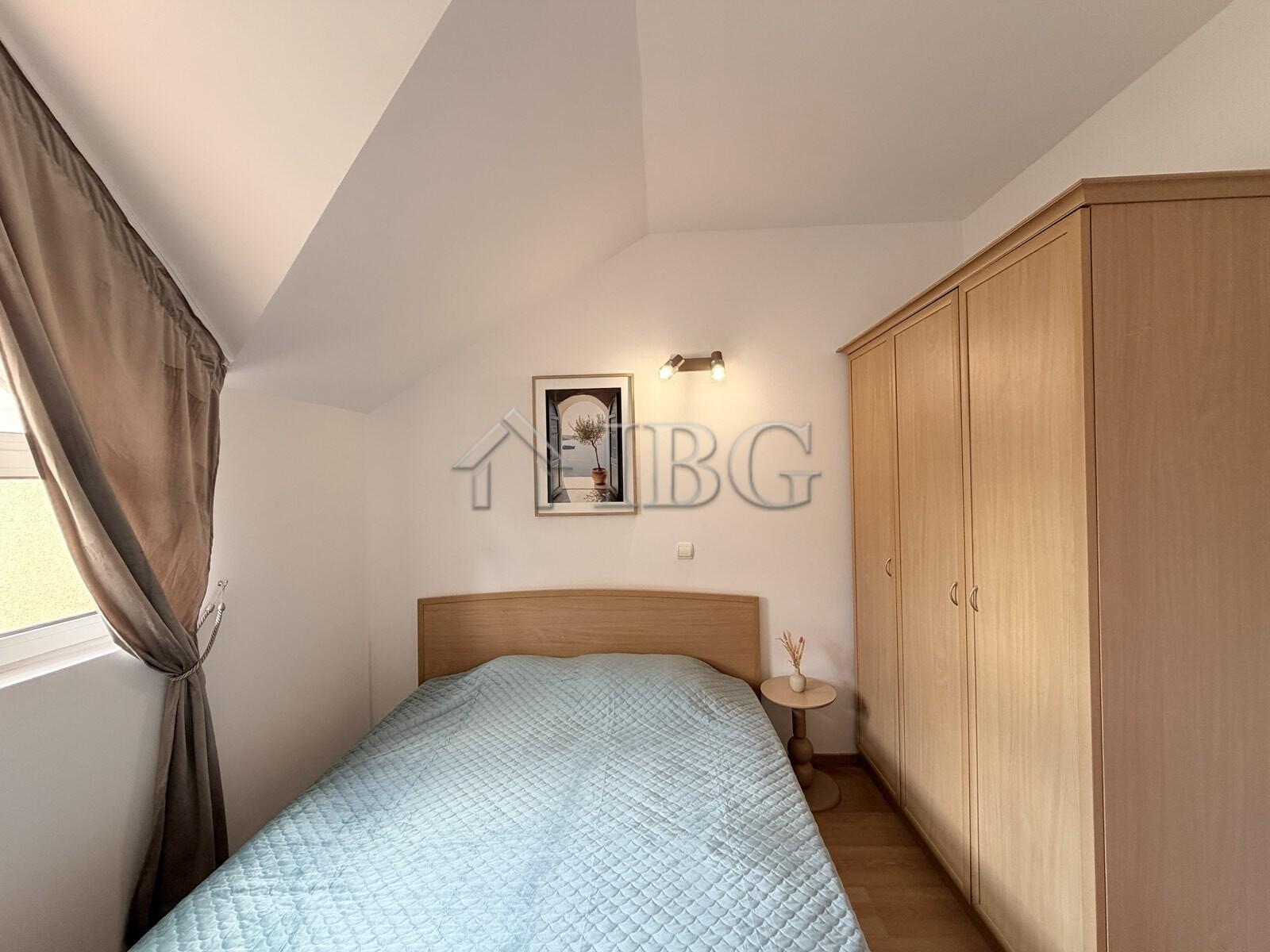 2-Bedroom Apartment with Huge Private Terrace in Robinson Complex, Sunny Beach — photo 13 of 14