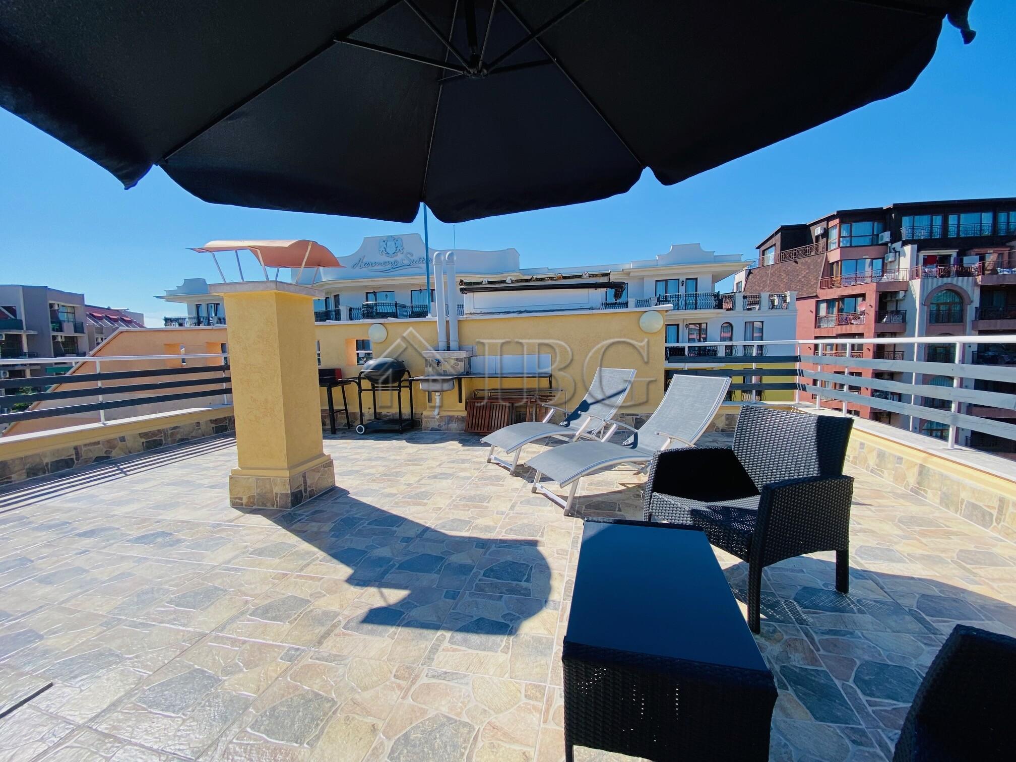 2-Bedroom Apartment with Huge Private Terrace in Robinson Complex, Sunny Beach — photo 4 of 14