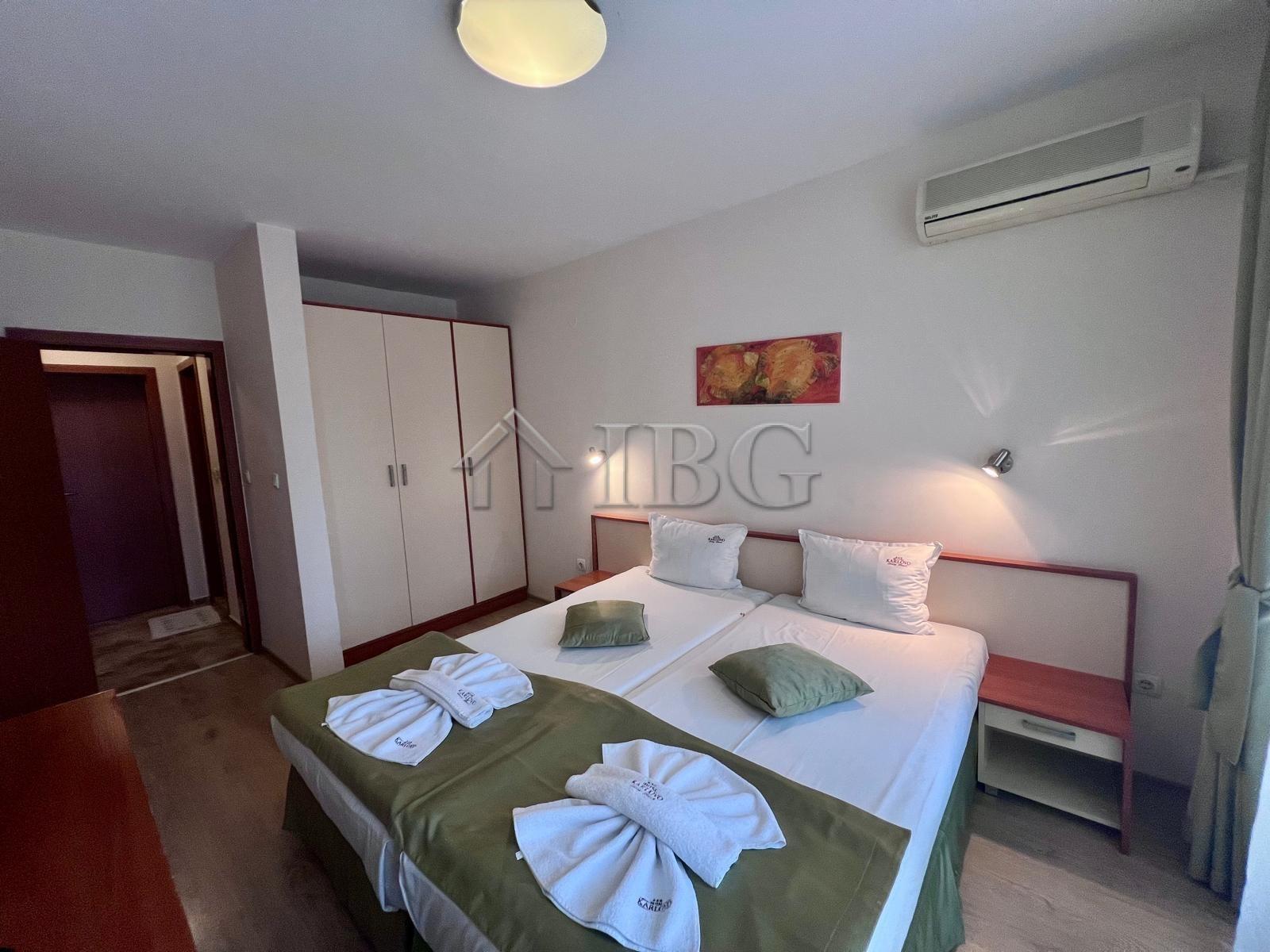 Spacious 1-Bedroom Apartment with Pool View in Karlovo Complex, Sunny Beach — photo 13 of 18