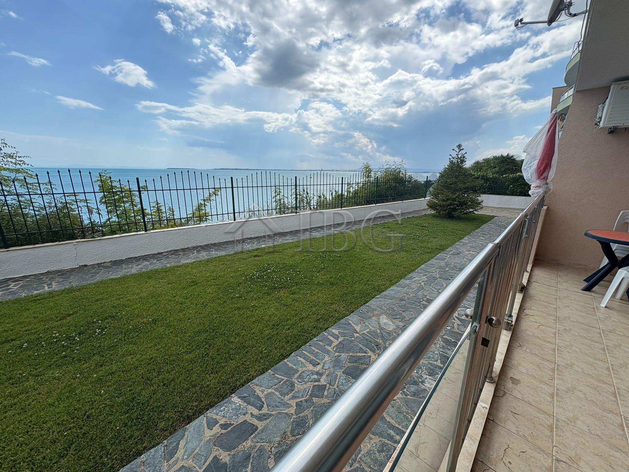 1-Bedroom Apartment with Panoramic Sea View on the First Line in Coral Beach, Sveti Vlas — photo 7 of 25
