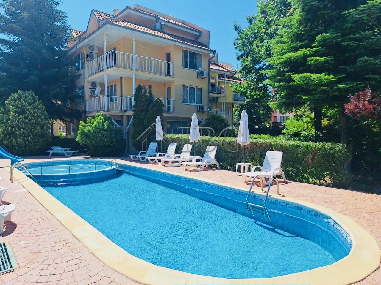 2-Bedroom Apartment with Huge Private Terrace in Robinson Complex, Sunny Beach — photo 14 of 14