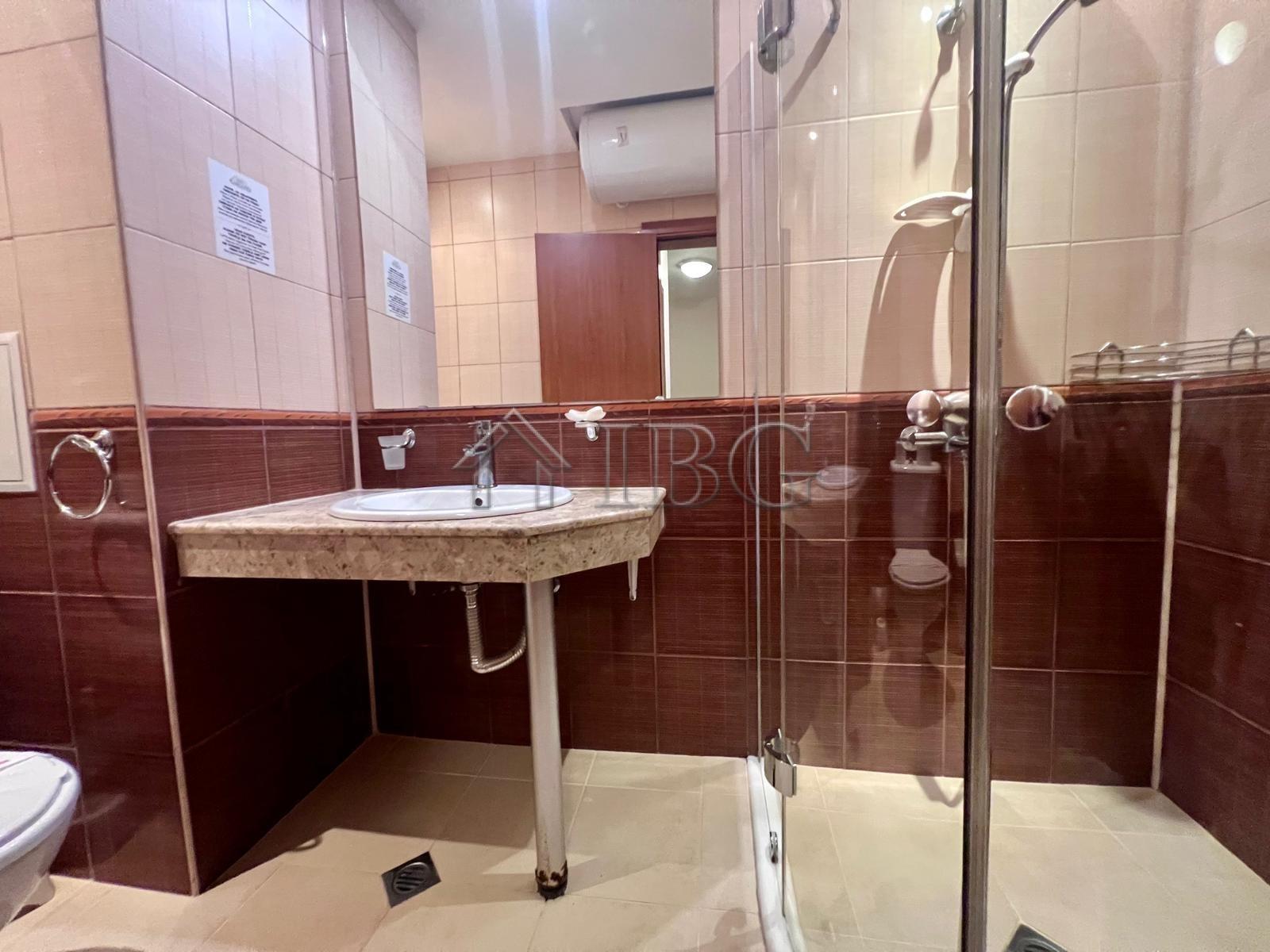 Spacious 1-Bedroom Apartment with Pool View in Karlovo Complex, Sunny Beach — photo 15 of 18